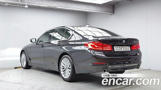BMW 5-Series 2020 — photo 2