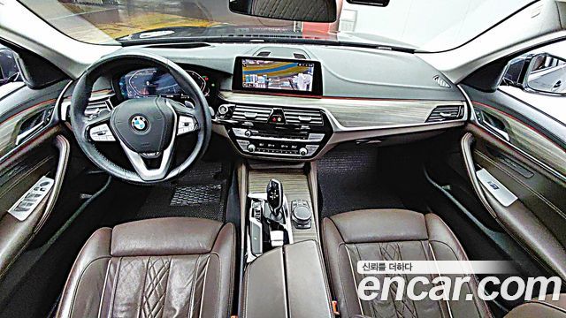 BMW 5-Series 2020 — photo 9
