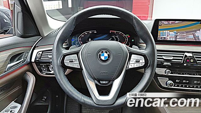 BMW 5-Series 2020 — photo 10
