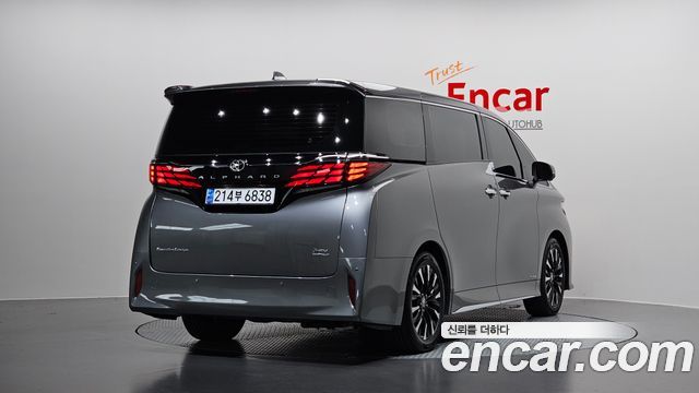 Toyota Alphard 2024 — photo 2