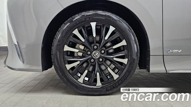 Toyota Alphard 2024 — photo 5