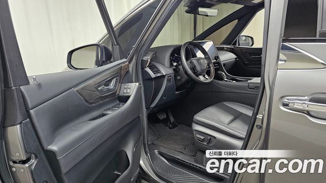 Toyota Alphard 2024 — photo 13