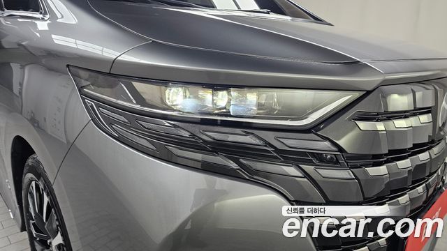 Toyota Alphard 2024 — photo 8