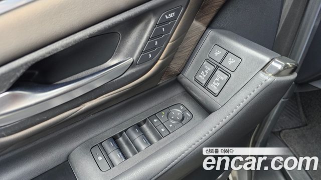 Toyota Alphard 2024 — photo 34
