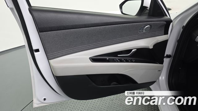 Hyundai AVANTE 2021 — photo 14
