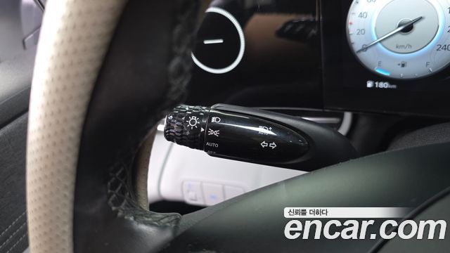 Hyundai AVANTE 2021 — photo 28