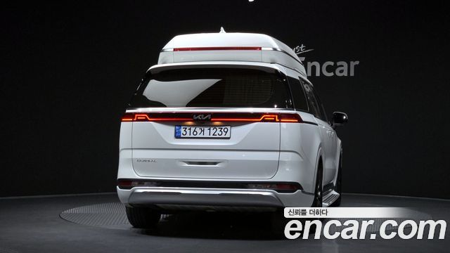 Kia Canival 2023 — photo 4