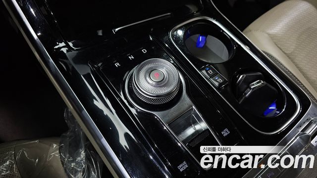 Kia Canival 2023 — photo 9