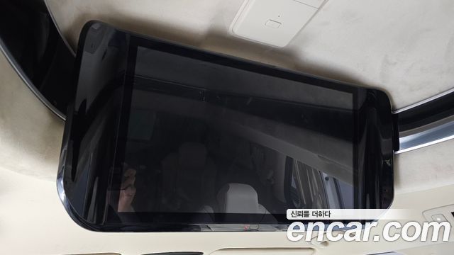 Kia Canival 2023 — photo 17