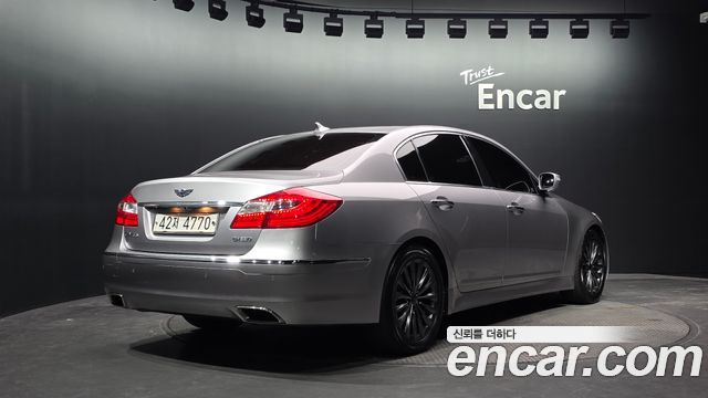 Hyundai Genesis 2013 — photo 2