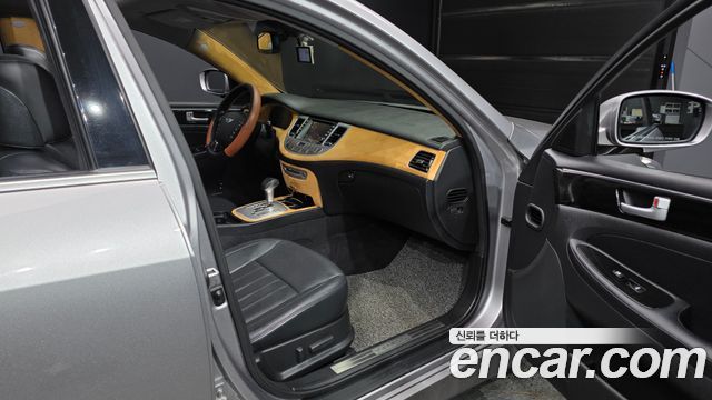 Hyundai Genesis 2013 — photo 11
