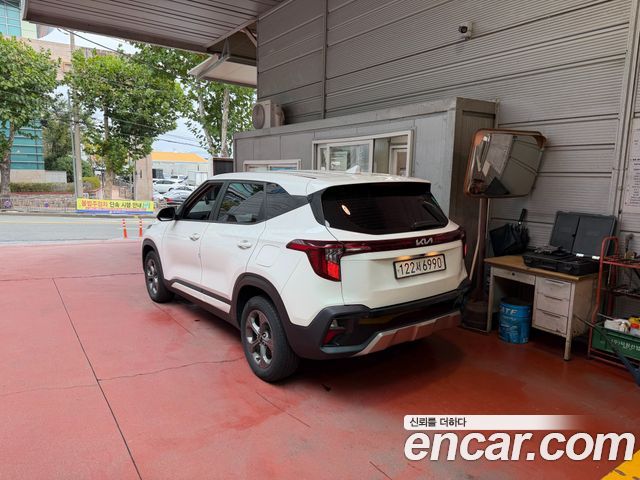 Kia Seltos 2023 — photo 4