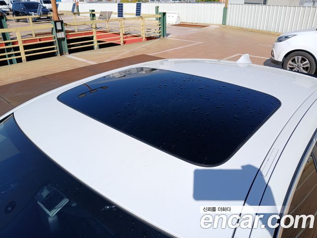 BMW 5-Series 2012 — photo 7
