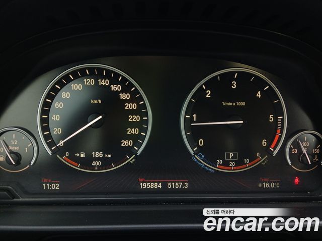 BMW 5-Series 2012 — photo 8