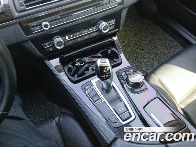 BMW 5-Series 2012 — photo 9
