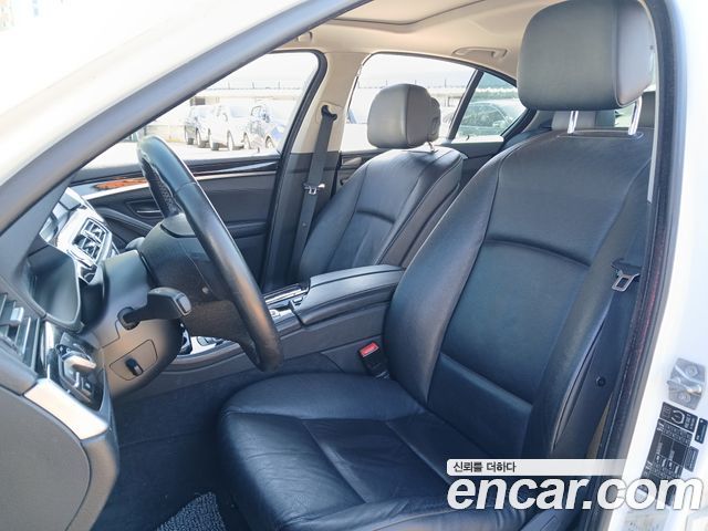 BMW 5-Series 2012 — photo 11