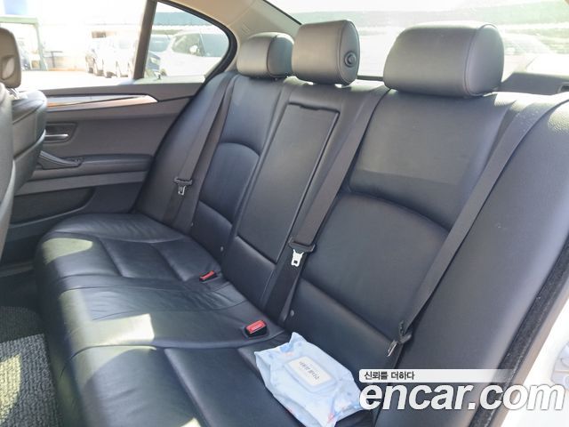 BMW 5-Series 2012 — photo 12