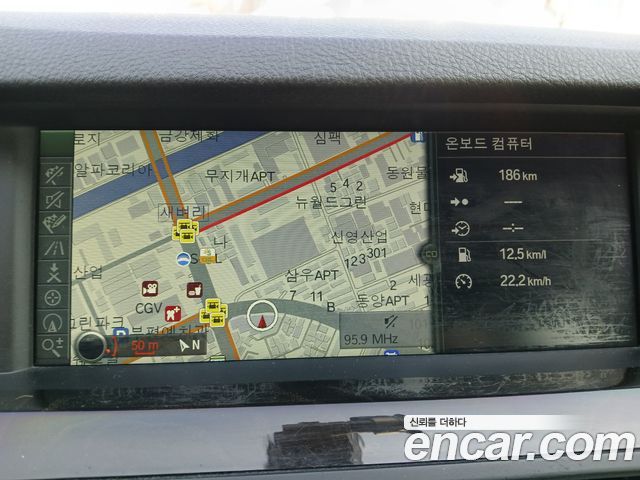 BMW 5-Series 2012 — photo 16