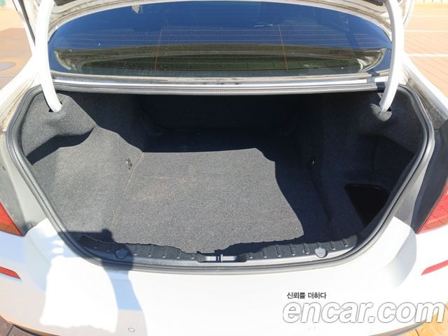 BMW 5-Series 2012 — photo 19