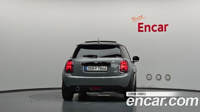 Mini Cooper 2021 — photo 4