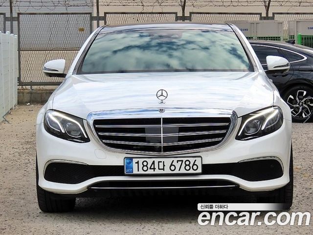 Mercedes-Benz E-Class 2019 — photo 2
