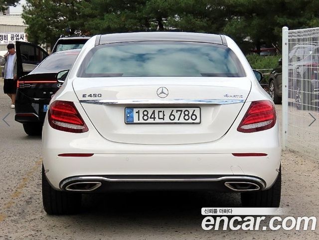 Mercedes-Benz E-Class 2019 — photo 5