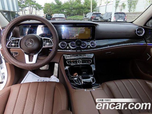 Mercedes-Benz E-Class 2019 — photo 8