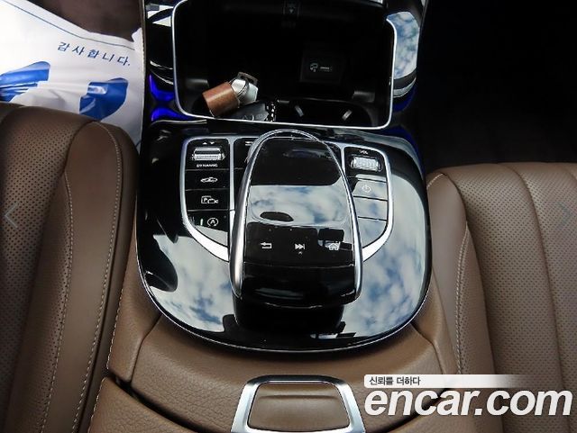 Mercedes-Benz E-Class 2019 — photo 14