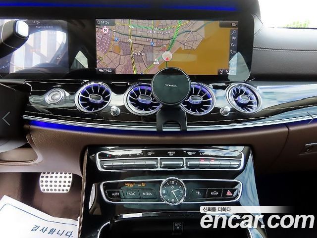 Mercedes-Benz E-Class 2019 — photo 15