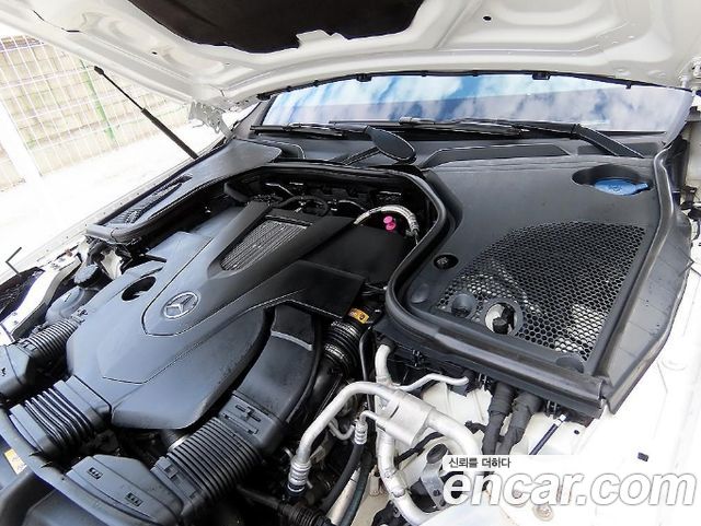 Mercedes-Benz E-Class 2019 — photo 19