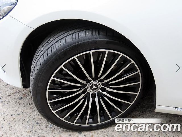 Mercedes-Benz E-Class 2019 — photo 20