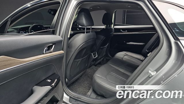Kia K5 2022 — photo 16