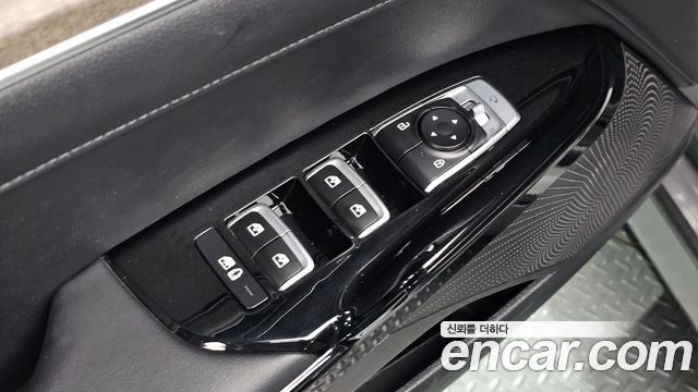 Kia K5 2022 — photo 28