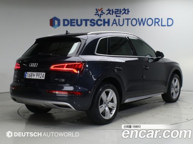 Audi Q5 2020 — photo 2