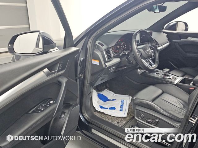Audi Q5 2020 — photo 11