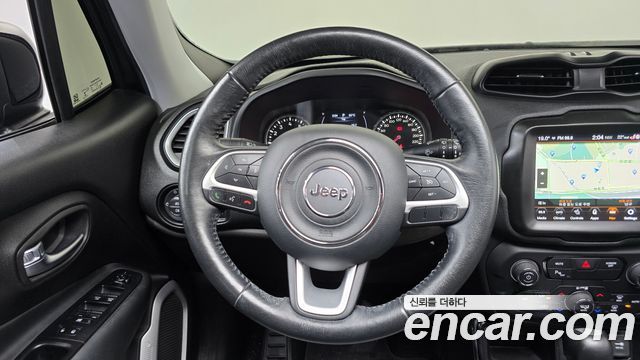 Jeep Renegade 2018 — photo 13
