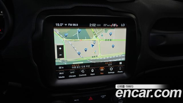 Jeep Renegade 2018 — photo 14