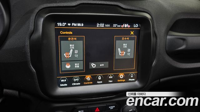 Jeep Renegade 2018 — photo 16