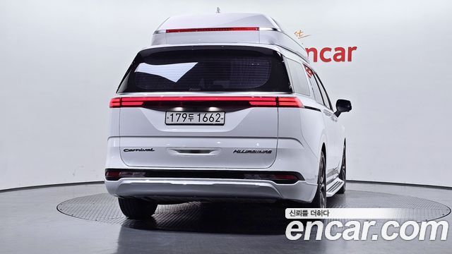 Kia Canival 2021 — photo 4