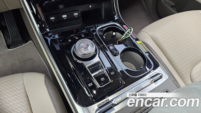 Kia Canival 2021 — photo 12