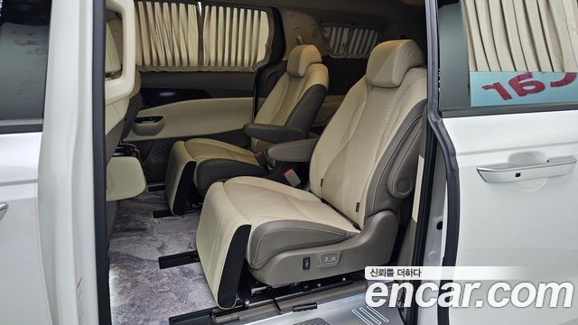 Kia Canival 2021 — photo 18