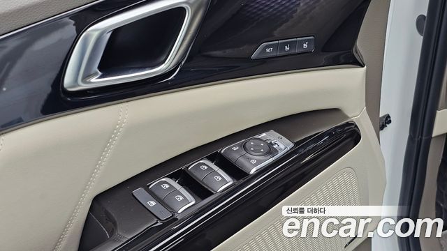 Kia Canival 2021 — photo 23