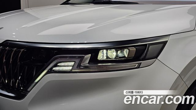 Kia Canival 2021 — photo 8
