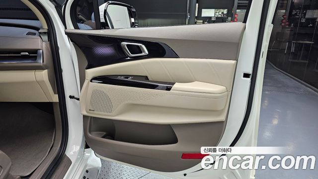 Kia Canival 2021 — photo 15