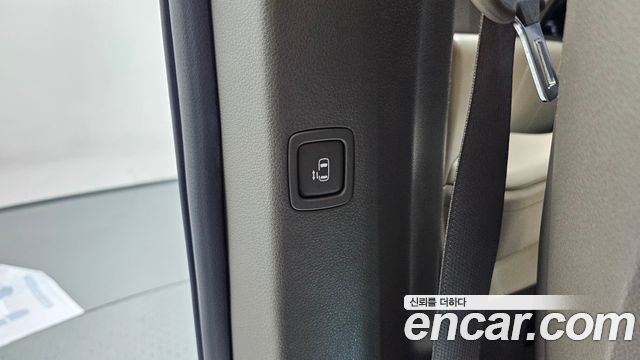 Kia Canival 2021 — photo 27