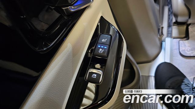 Kia Canival 2021 — photo 28
