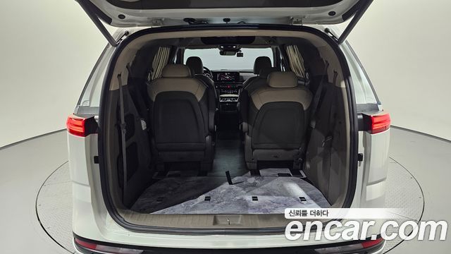 Kia Canival 2021 — photo 33