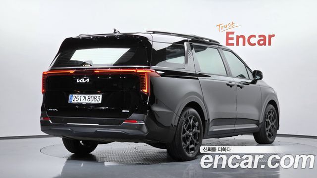 Kia Canival 2025 — photo 2