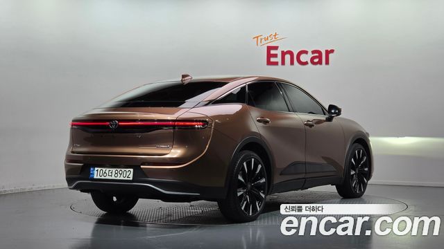 Toyota Crown 2023 — photo 2
