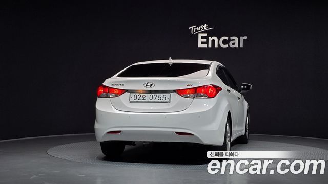 Hyundai AVANTE 2013 — photo 4